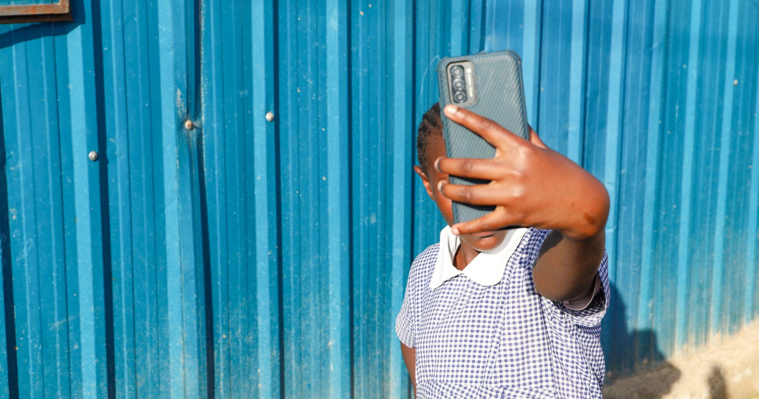 Angelina in Kenia zit in de kinderrechtenclub van SCROl.